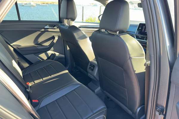2024 Volkswagen T-Roc 140TSI R-Line D11