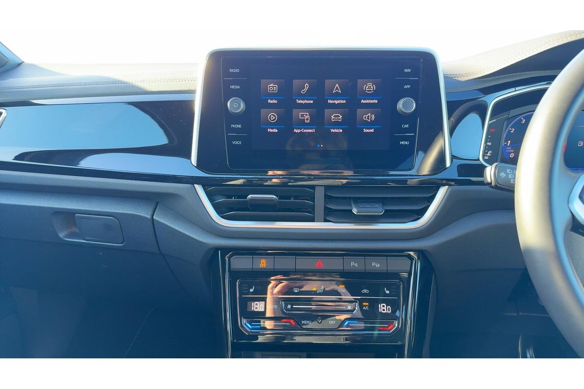2024 Volkswagen T-Roc 140TSI R-Line D11