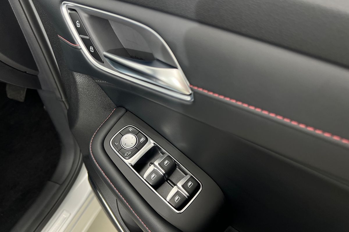 2024 MG HS Plus EV Excite SAS23