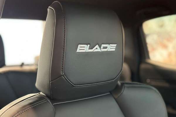 2025 Isuzu D-MAX BLADE 4X4