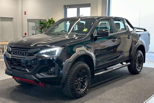 2025 Isuzu D-MAX BLADE 4X4
