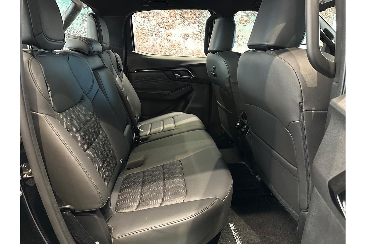 2025 Isuzu D-MAX BLADE 4X4