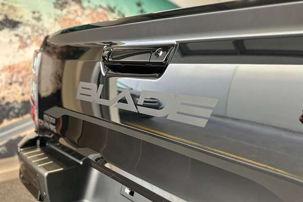 2025 Isuzu D-MAX BLADE 4X4