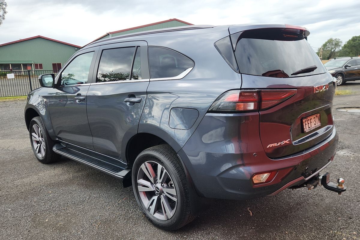 2023 Isuzu MU-X LS-T