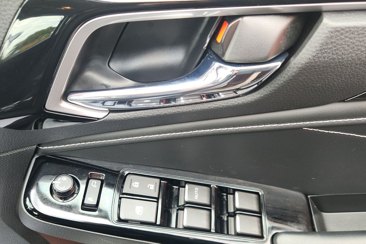 2023 Isuzu MU-X LS-T