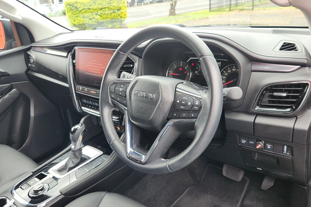 2023 Isuzu MU-X LS-T