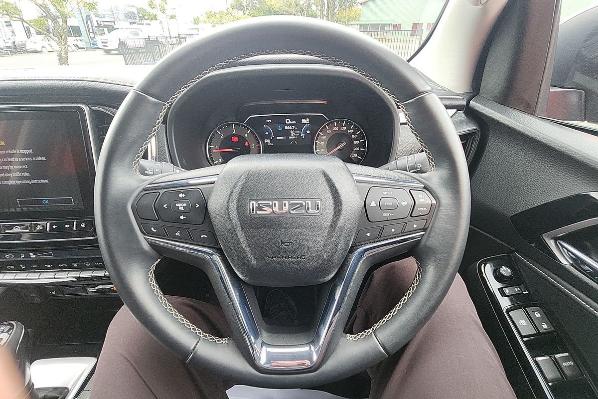 2023 Isuzu MU-X LS-T