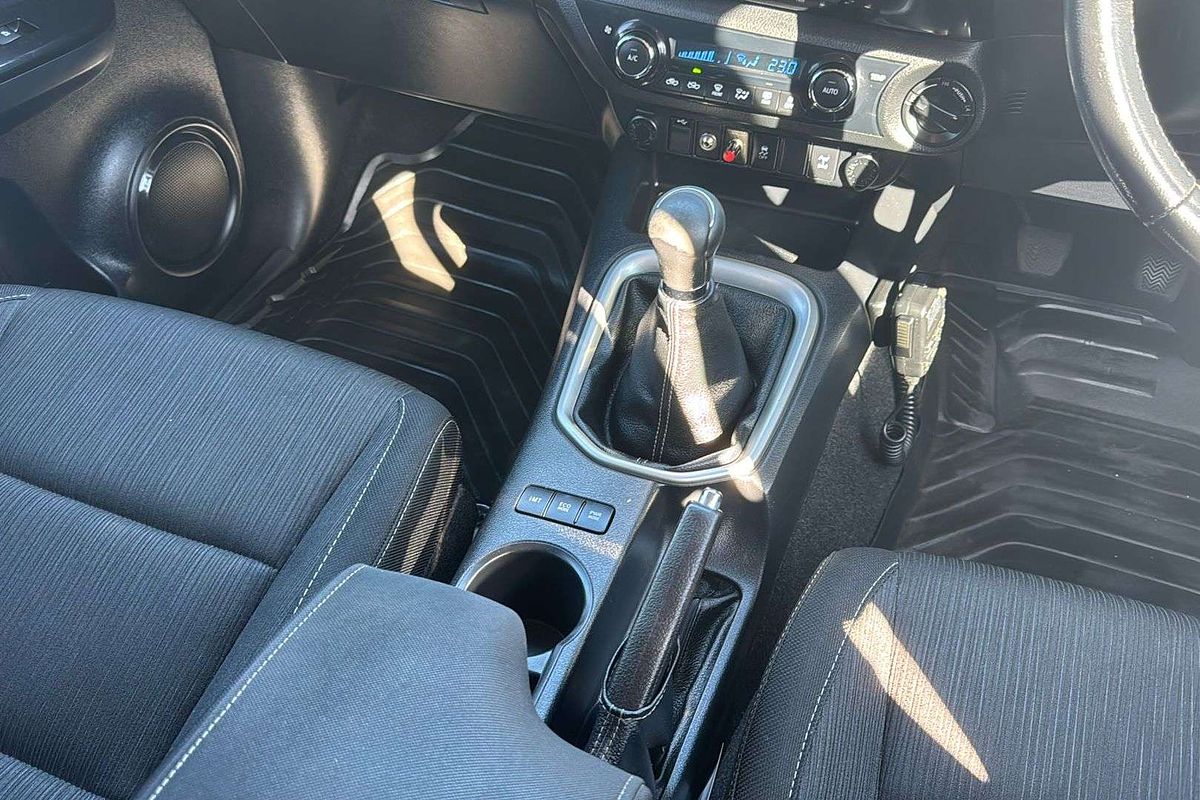 2017 Toyota Hilux SR5 GUN126R 4X4