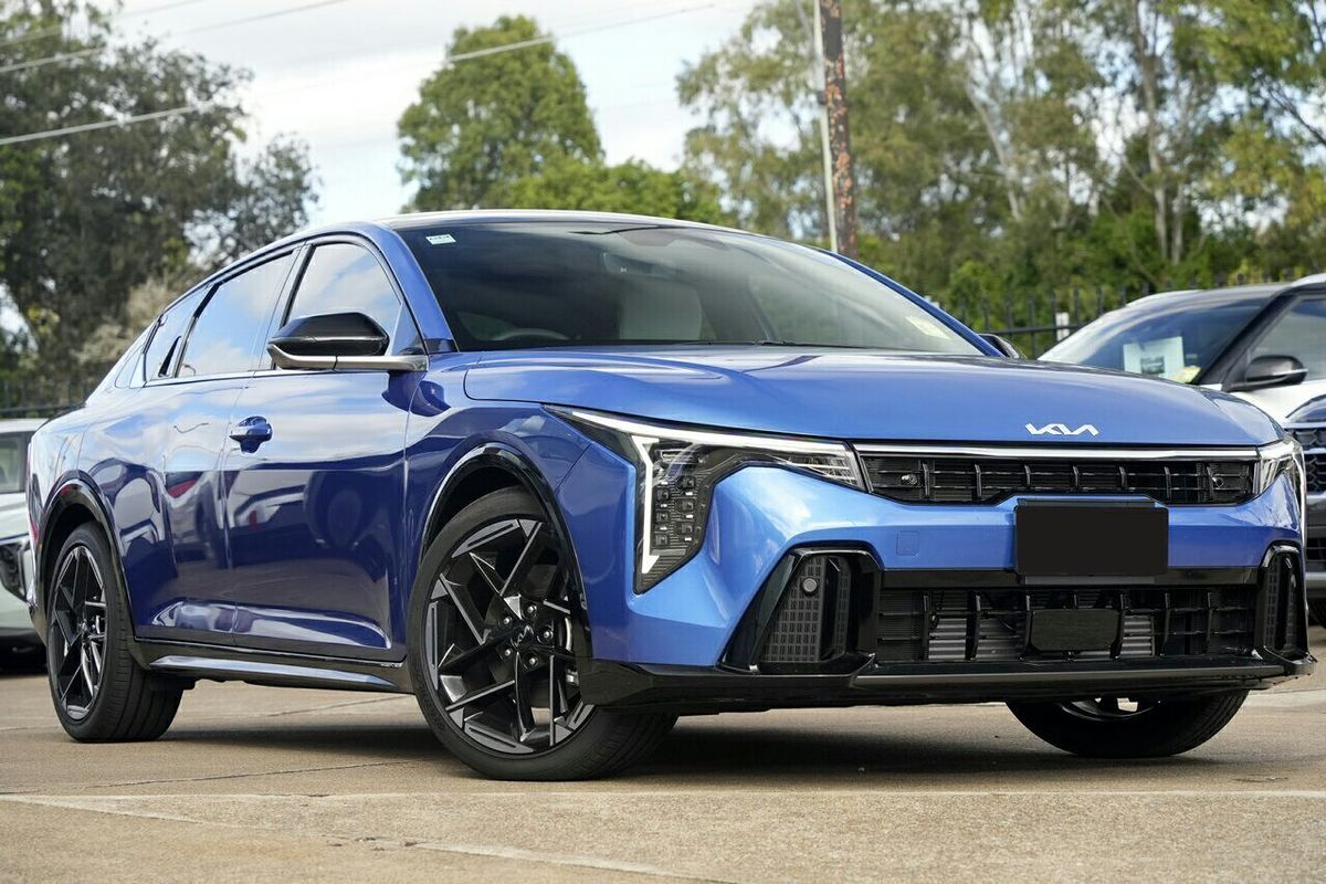 2024 Kia K4 GT-Line CL4m