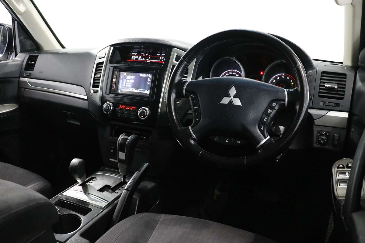 2017 Mitsubishi Pajero GLX NX