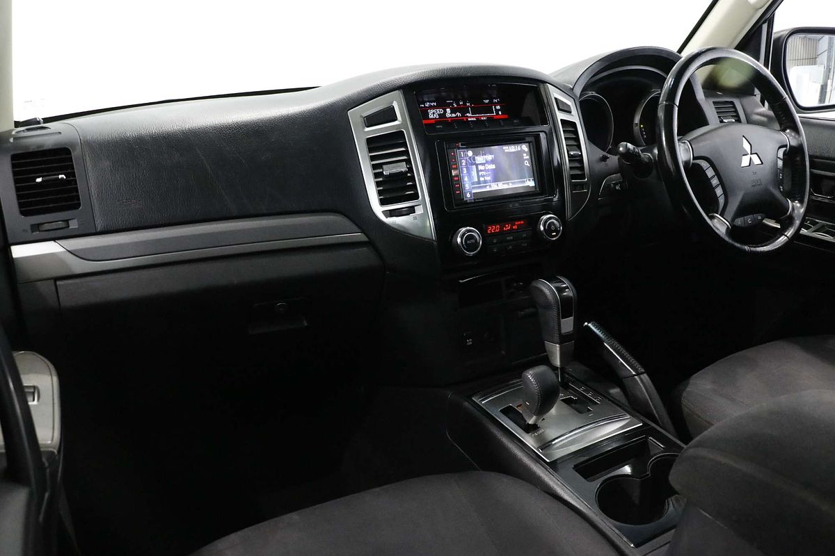2017 Mitsubishi Pajero GLX NX