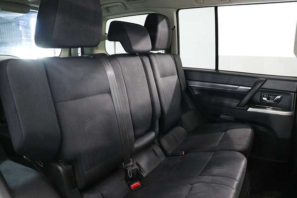 2017 Mitsubishi Pajero GLX NX