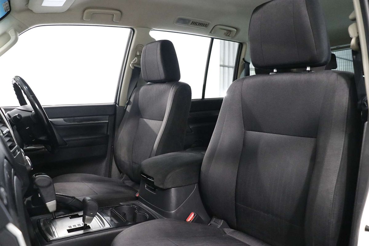 2017 Mitsubishi Pajero GLX NX