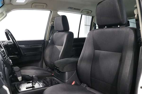 2017 Mitsubishi Pajero GLX NX