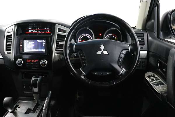 2017 Mitsubishi Pajero GLX NX