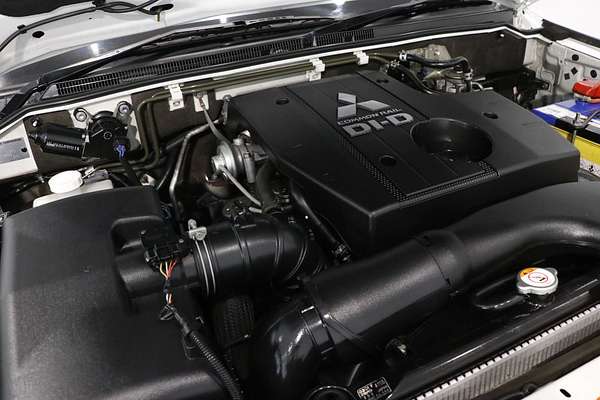 2017 Mitsubishi Pajero GLX NX