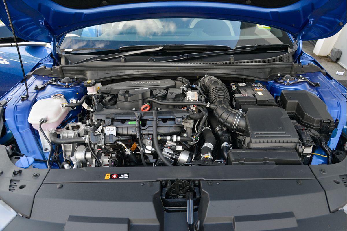 2024 Kia K4 GT-Line CL4m