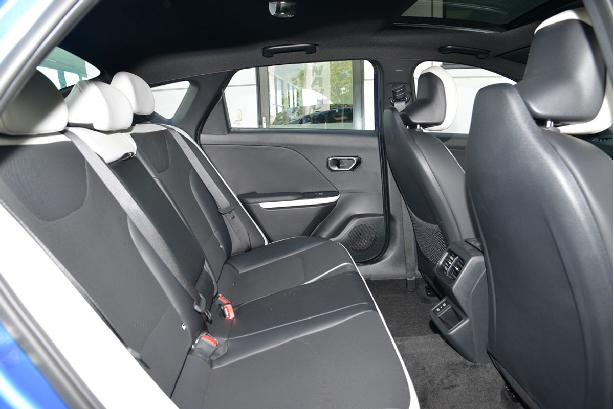 2024 Kia K4 GT-Line CL4m
