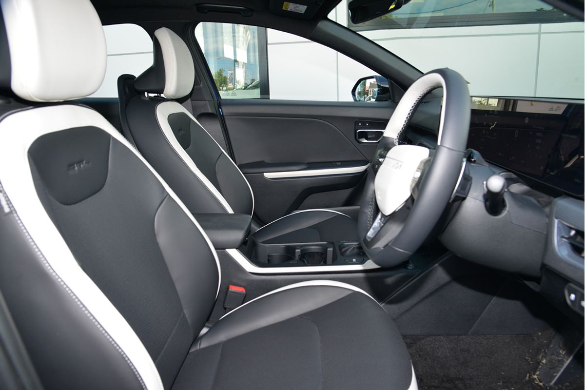 2024 Kia K4 GT-Line CL4m