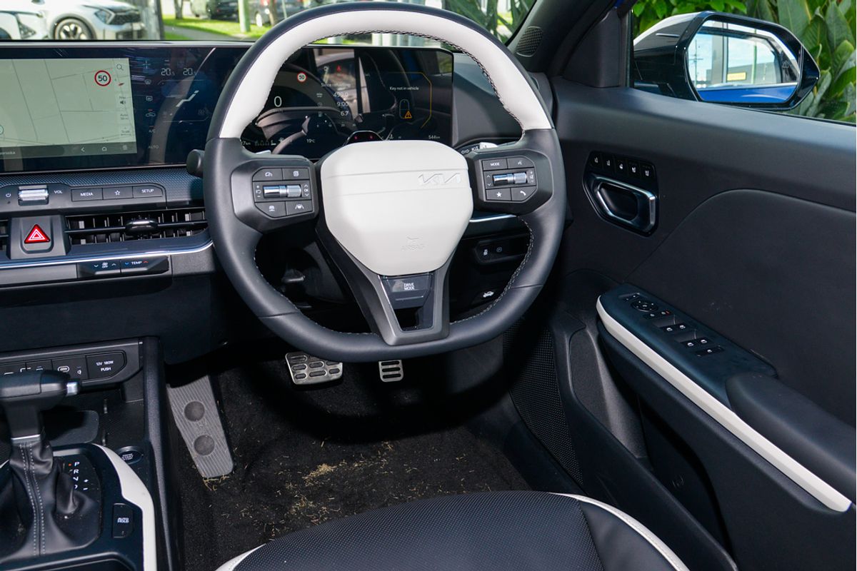 2024 Kia K4 GT-Line CL4m