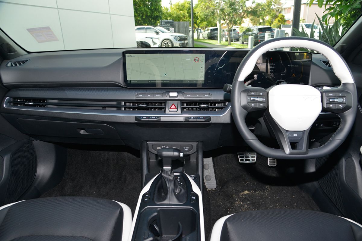 2024 Kia K4 GT-Line CL4m