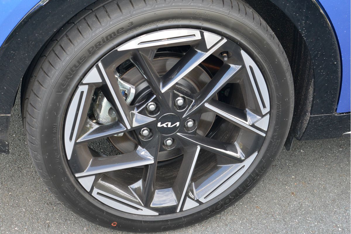 2024 Kia K4 GT-Line CL4m