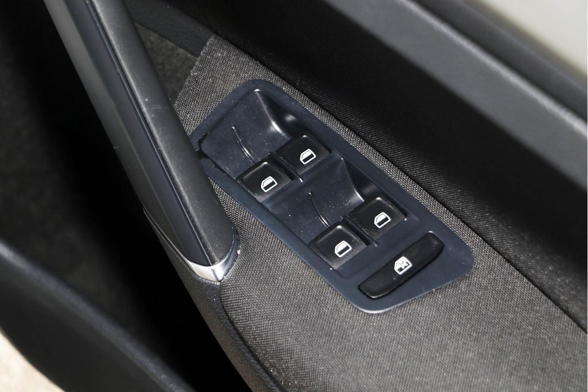 2013 Volkswagen Golf 90TSI Comfortline 7