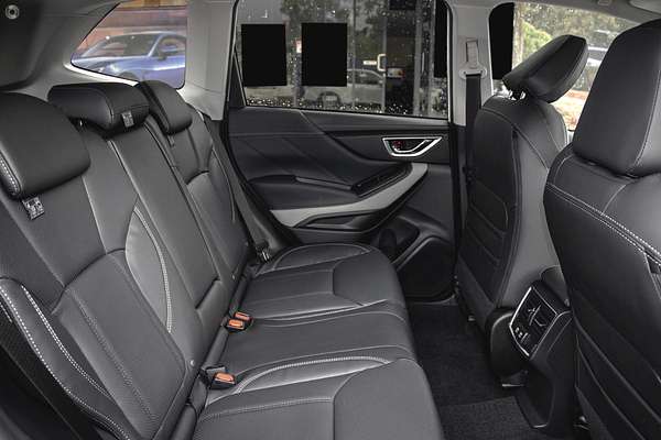 2025 Subaru Forester 2.5i Luxury Special Edition S5