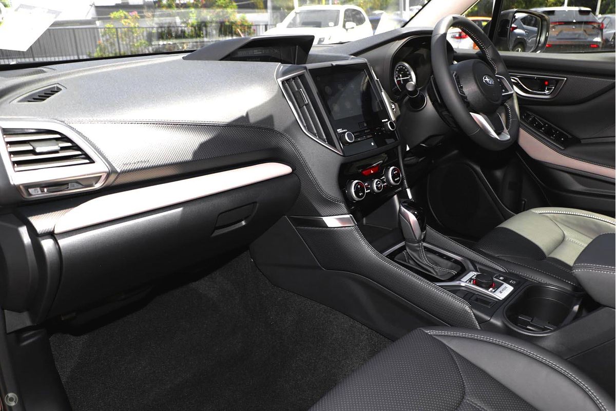 2025 Subaru Forester 2.5i Luxury Special Edition S5