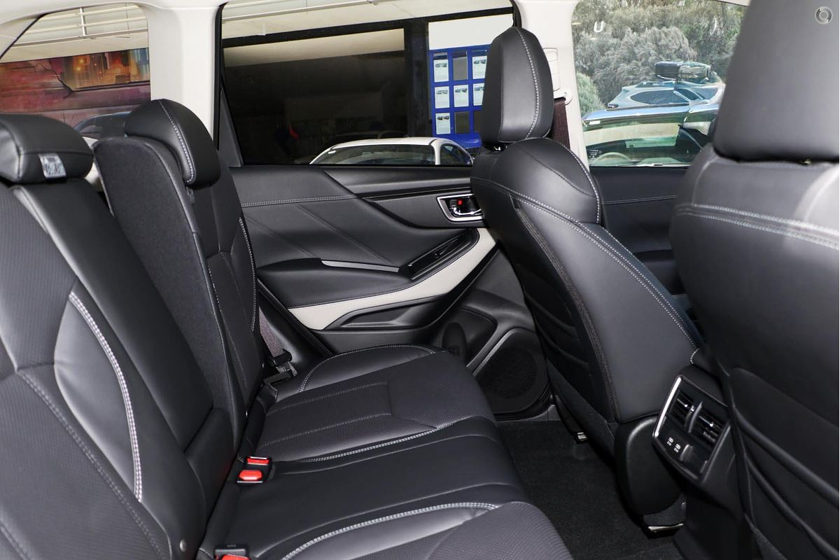 2025 Subaru Forester 2.5i Luxury Special Edition S5