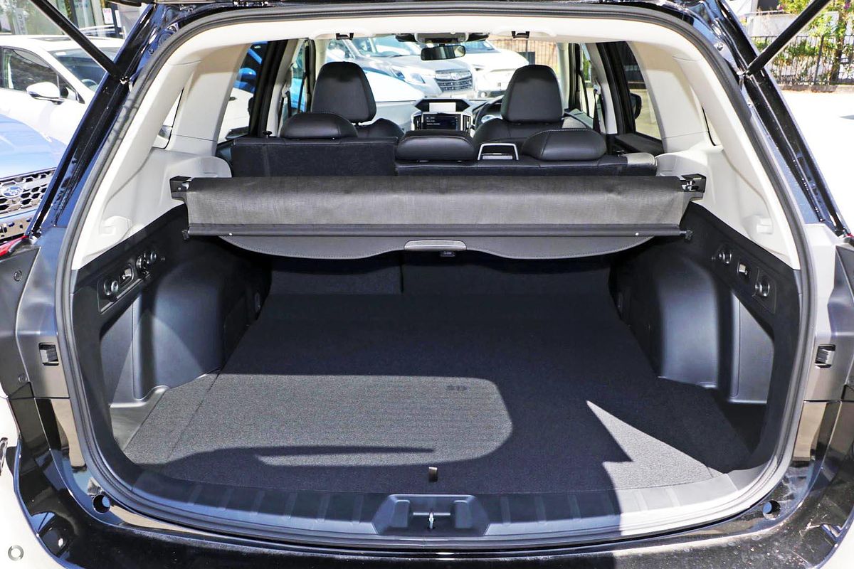 2025 Subaru Forester 2.5i Luxury Special Edition S5