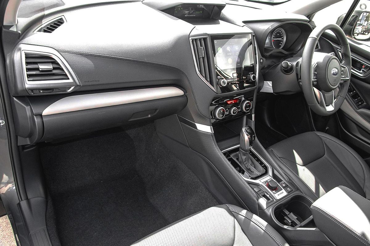 2025 Subaru Forester 2.5i Luxury Special Edition S5