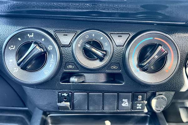 2023 Toyota Hilux SR GUN126R 4X4