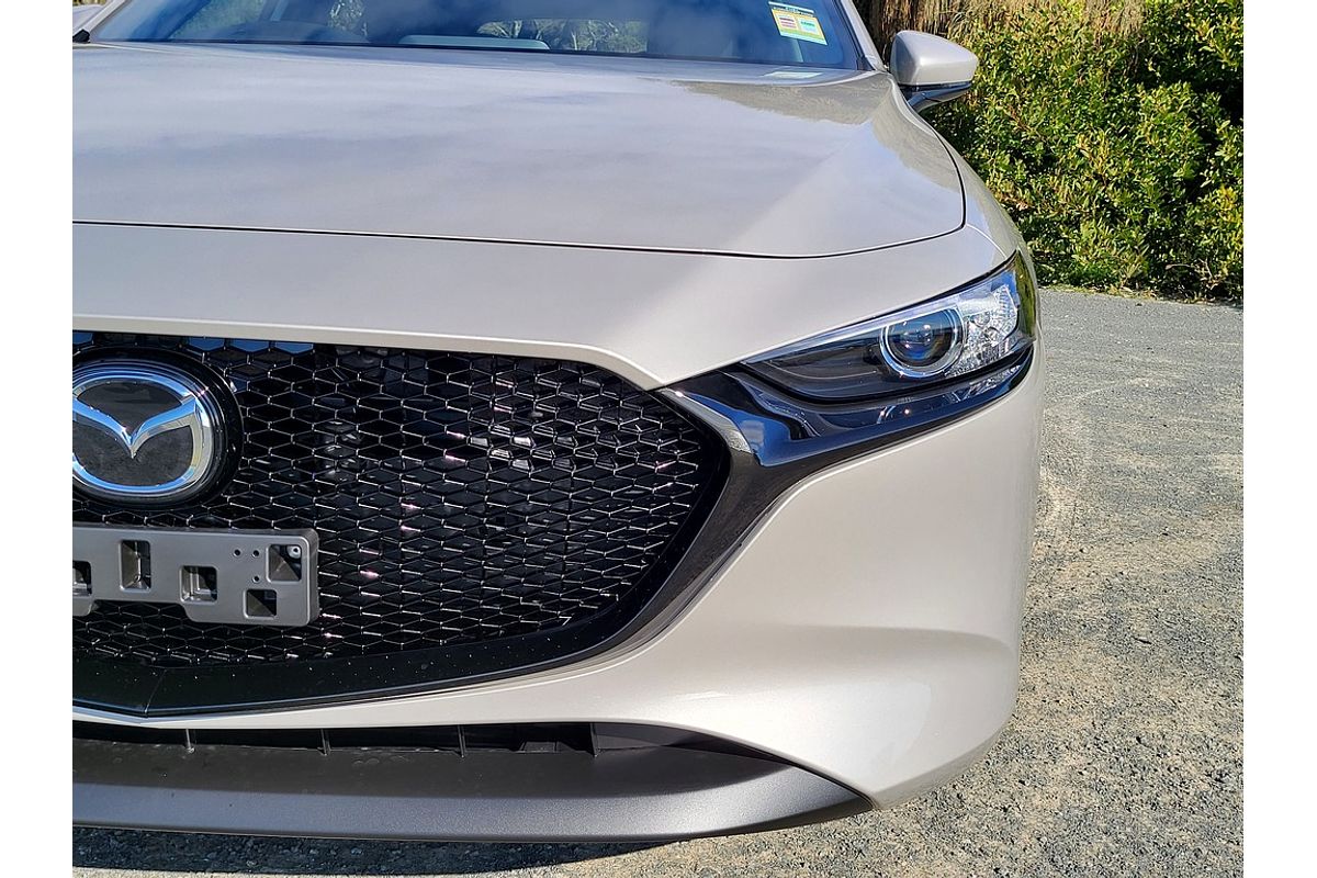 MAZDA3 R 6AUTO HATCH G20 PURE - AVAILABLE & INSTOCK