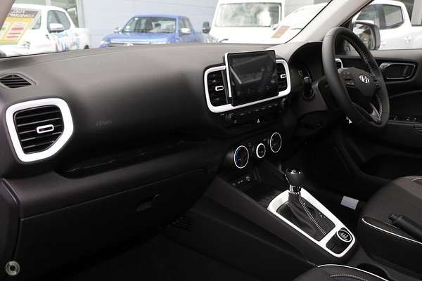2025 Hyundai Venue Active QX.V5