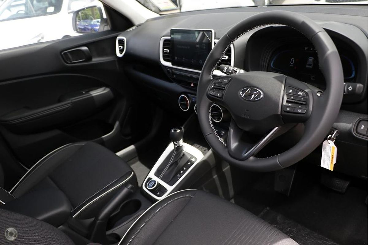 2025 Hyundai Venue Active QX.V5