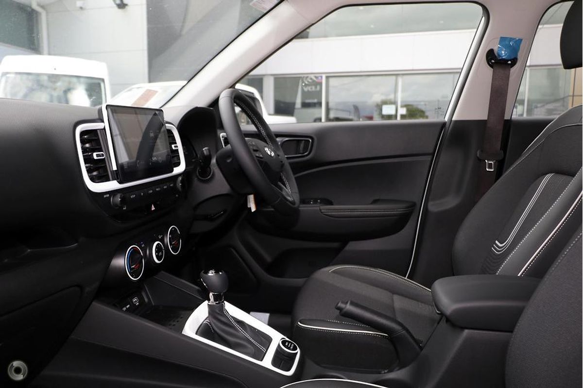 2025 Hyundai Venue Active QX.V5