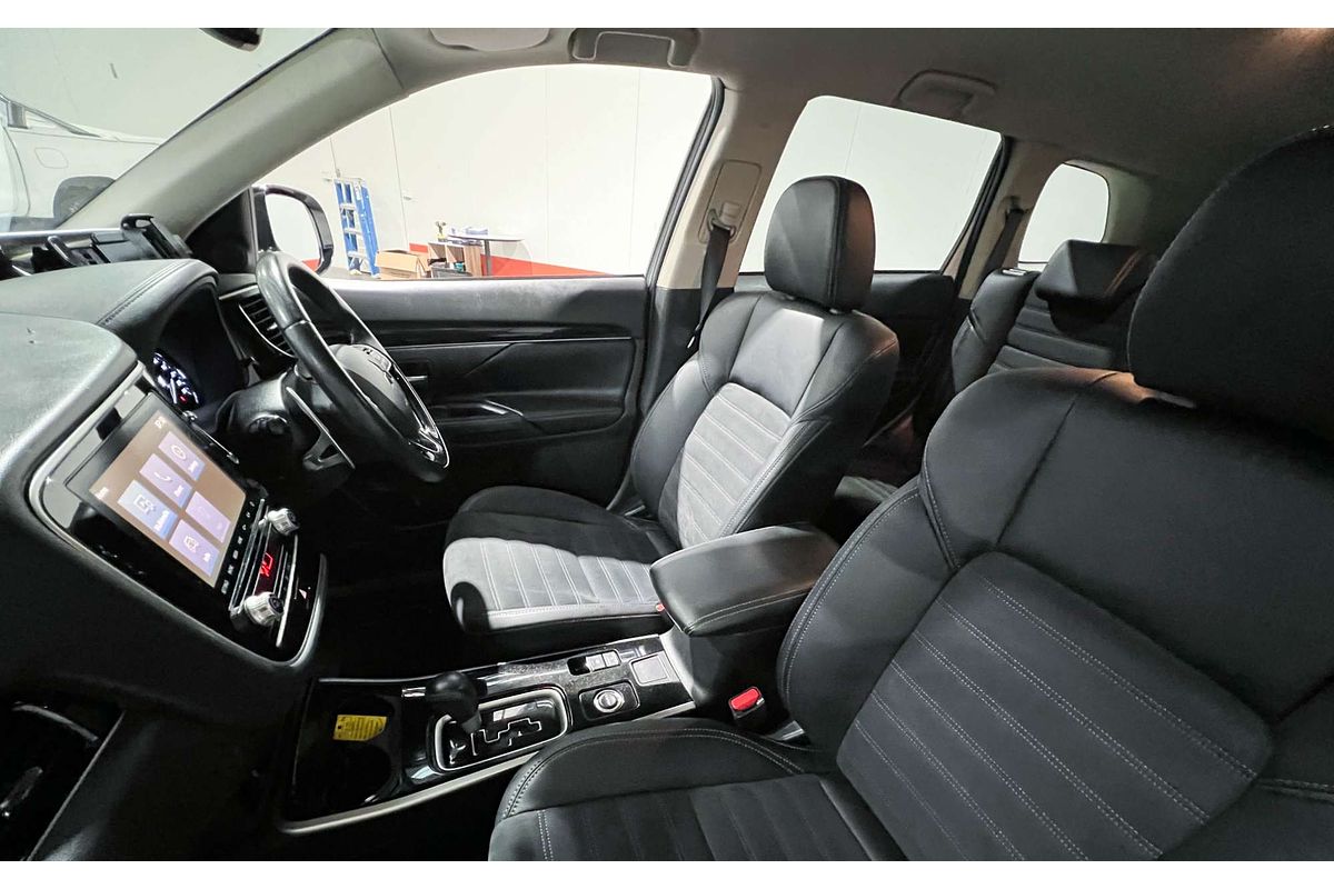 2020 Mitsubishi Outlander LS ZL