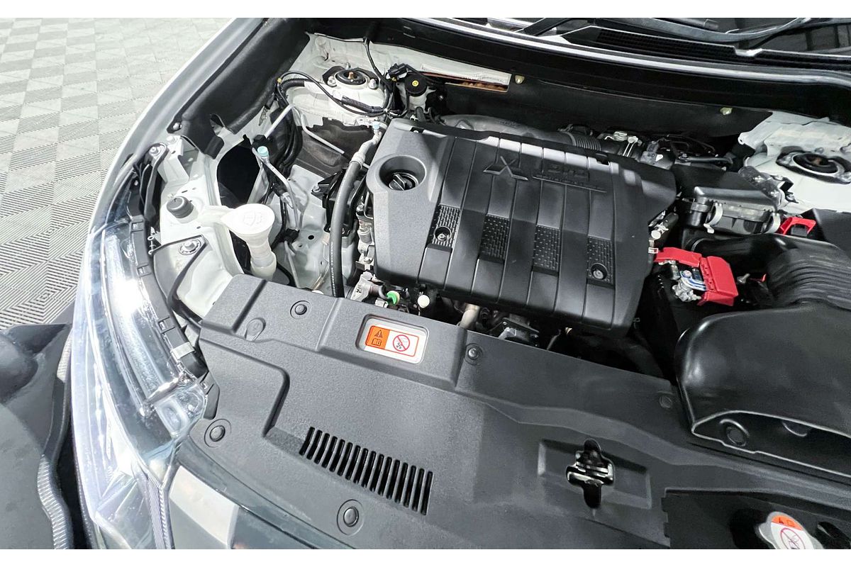 2020 Mitsubishi Outlander LS ZL