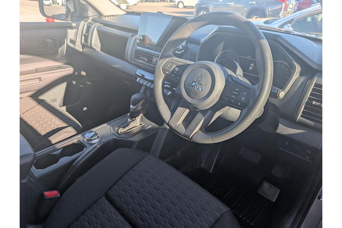 2025 Mitsubishi Triton GLX MV 4X4