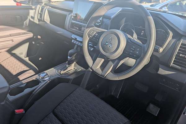 2025 Mitsubishi Triton GLX MV 4X4