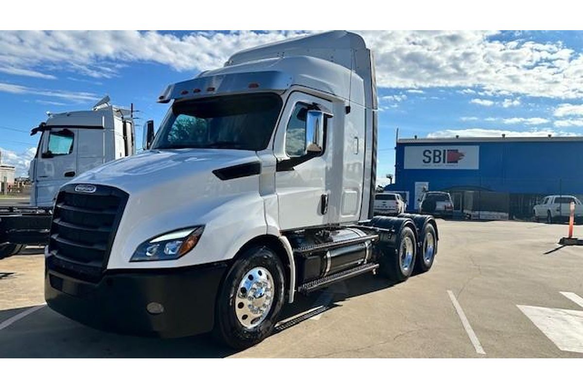 2023 Freightliner Cascadia 116