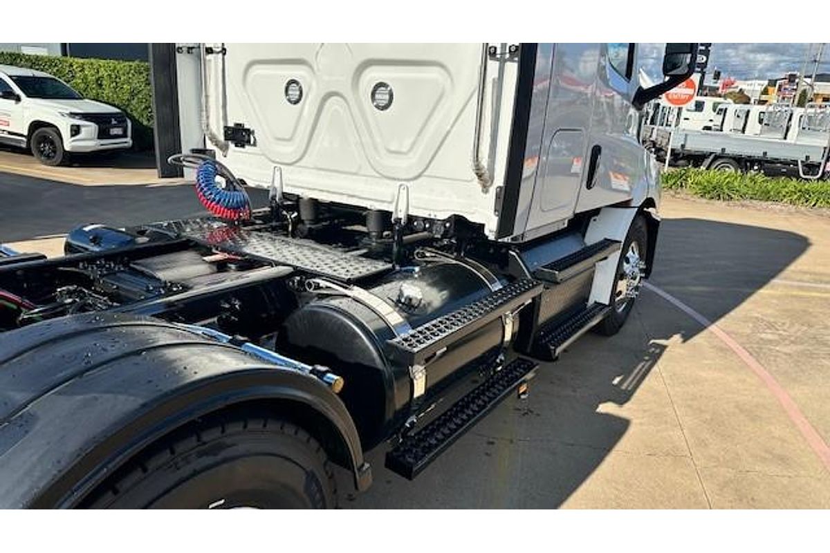 2023 Freightliner Cascadia 116
