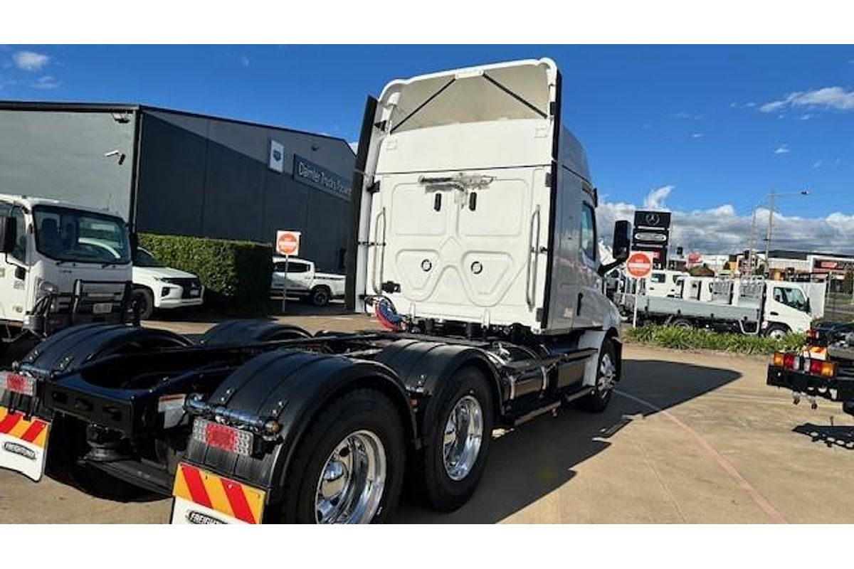 2023 Freightliner Cascadia 116