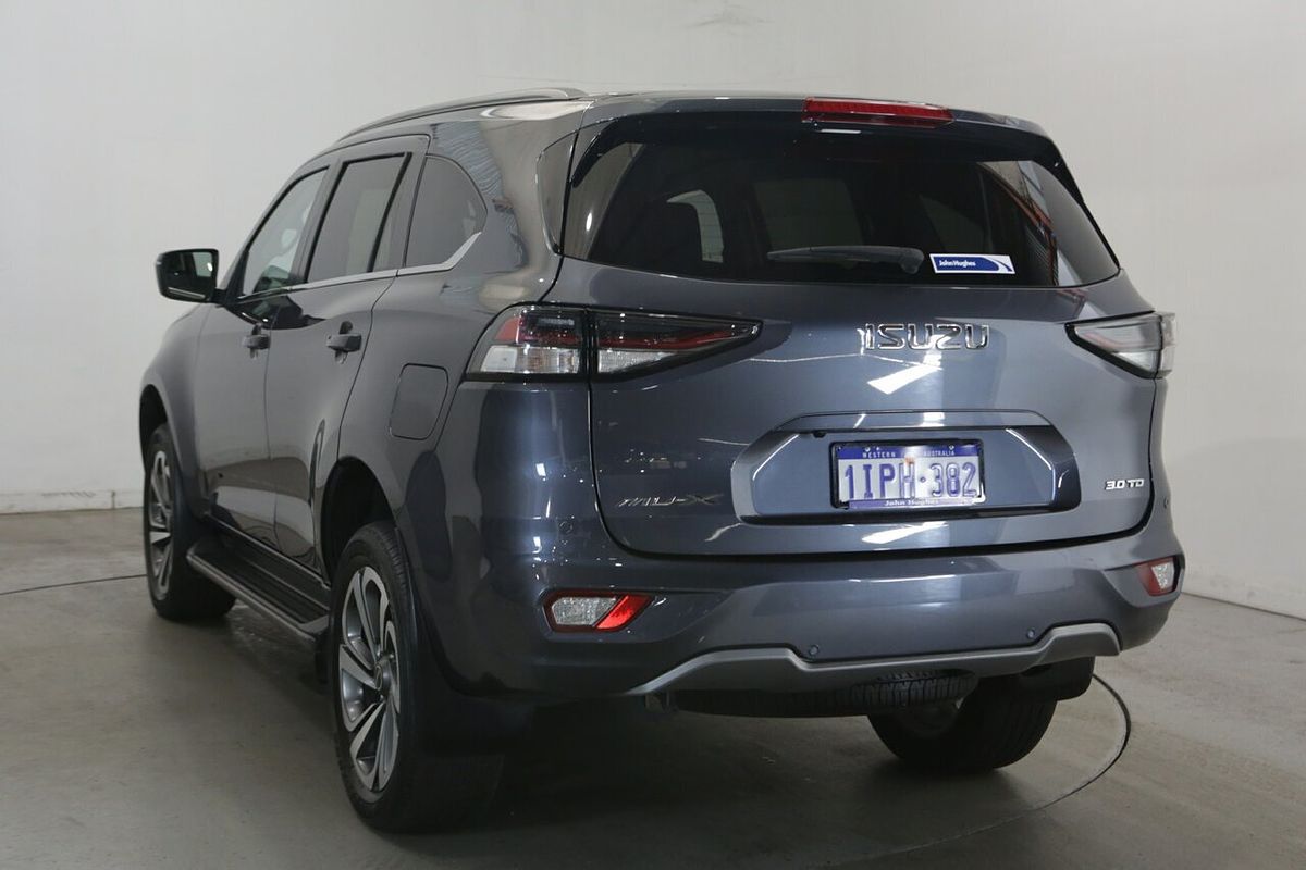2022 Isuzu MU-X LS-T