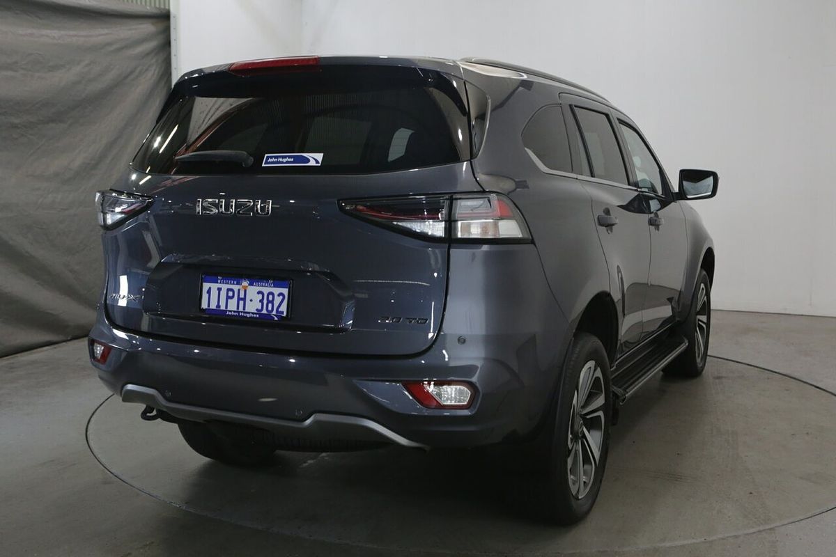 2022 Isuzu MU-X LS-T