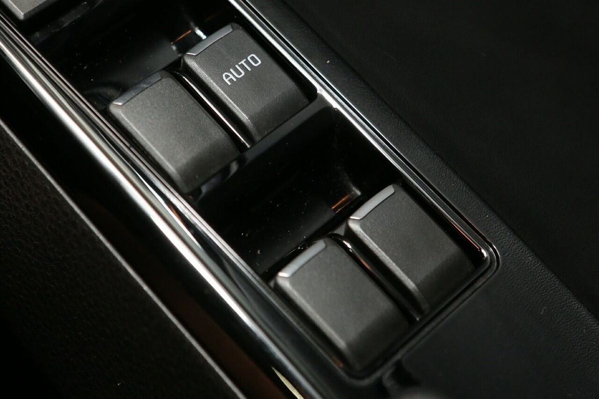 2022 Isuzu MU-X LS-T