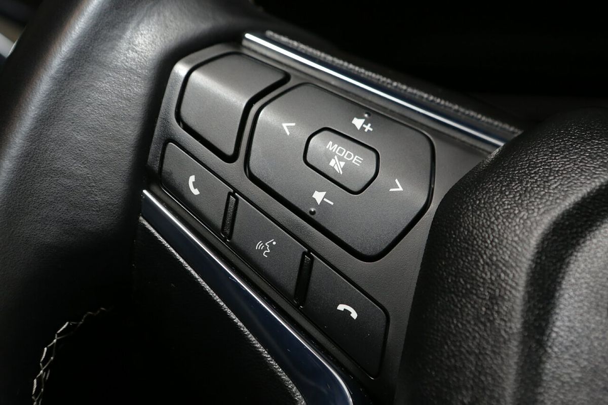 2022 Isuzu MU-X LS-T