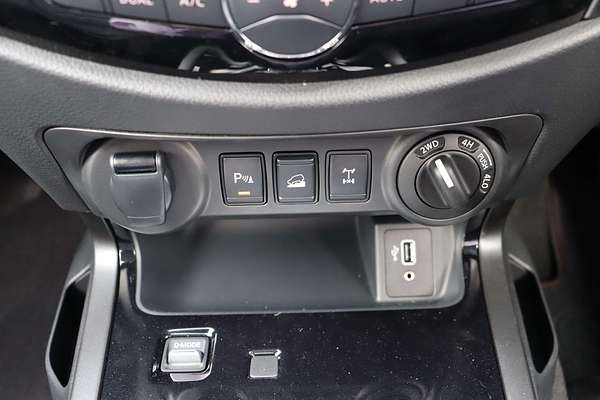2024 Nissan Navara PRO-4X Warrior D23 4X4