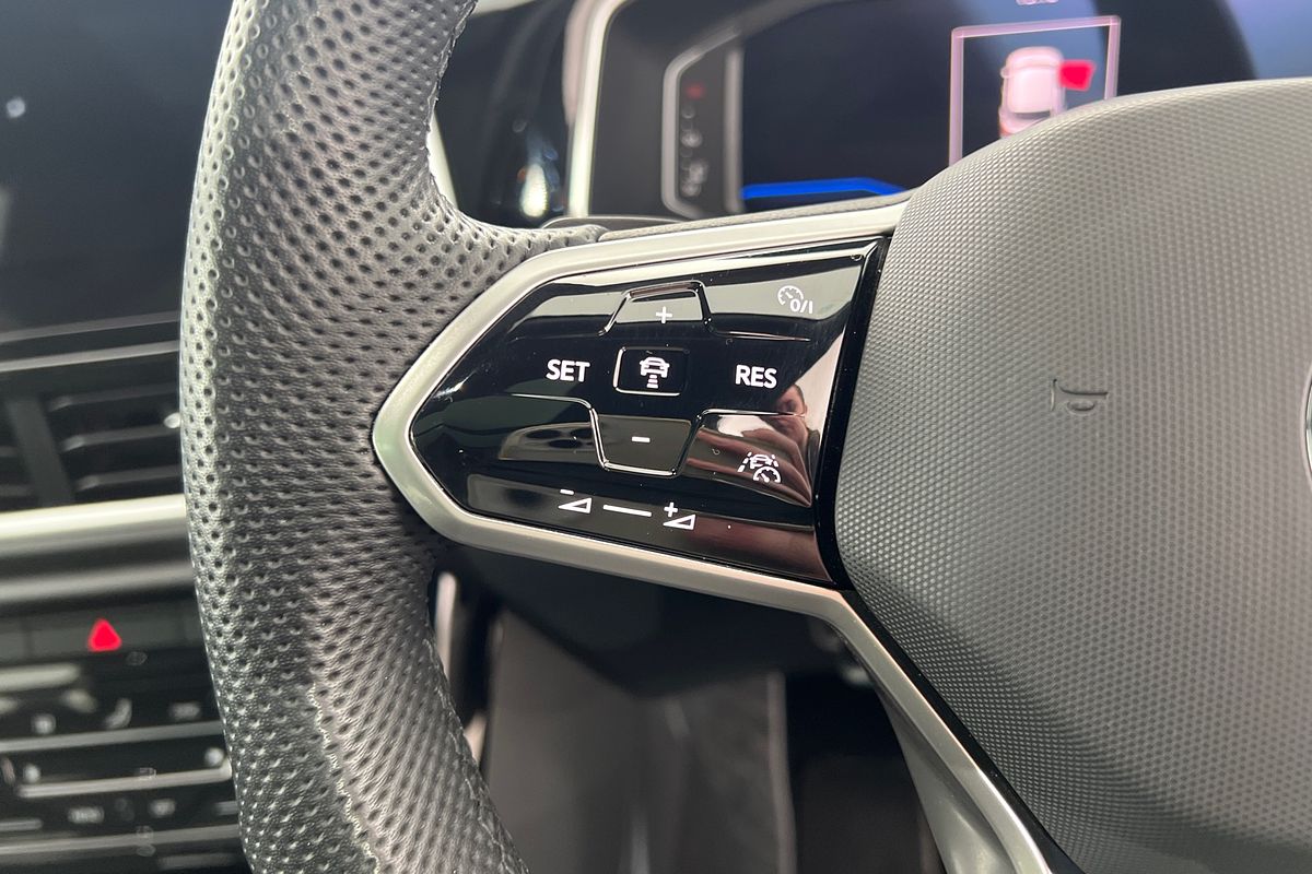 2023 Volkswagen T-Roc 140TSI R-Line D11